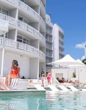 DoubleTree by Hilton Cairns