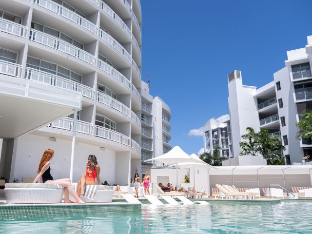 DoubleTree by Hilton Cairns