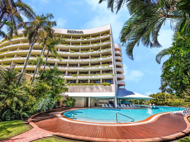 hilton cairns pool