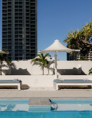Hilton Surfers Paradise Hotel & Residences rooftop pool