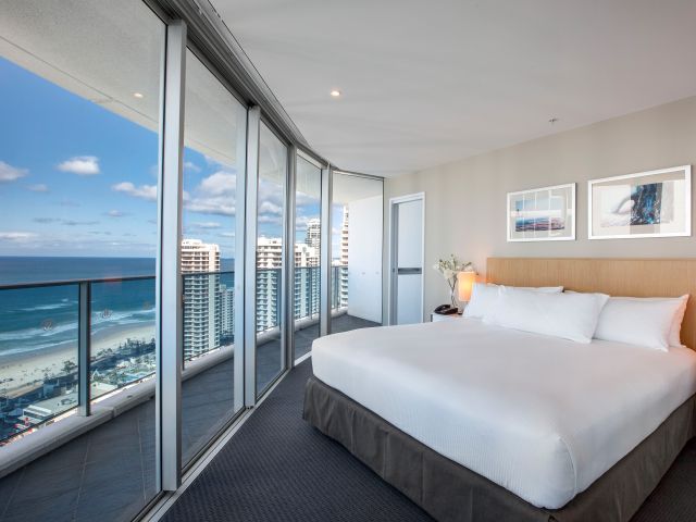 hilton hotels surers paradise deluxe ocean view residence gold coast
