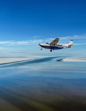 Kati Thanda-Lake Eyre with Outback Spirit
