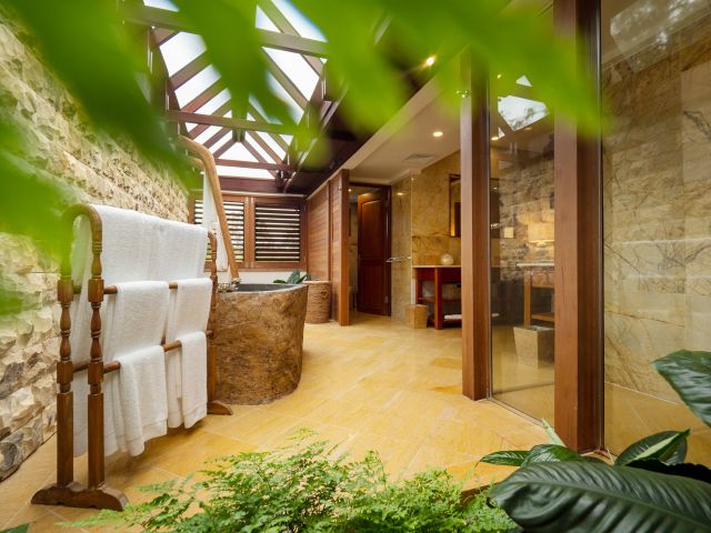 villa’s bathroom on Makepeace Island