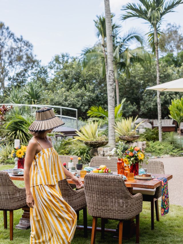 outdoor dining on Makepeace Island