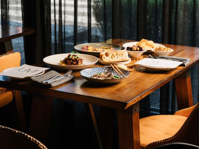 table spread at Uno Más small bar in toowoomba secrets