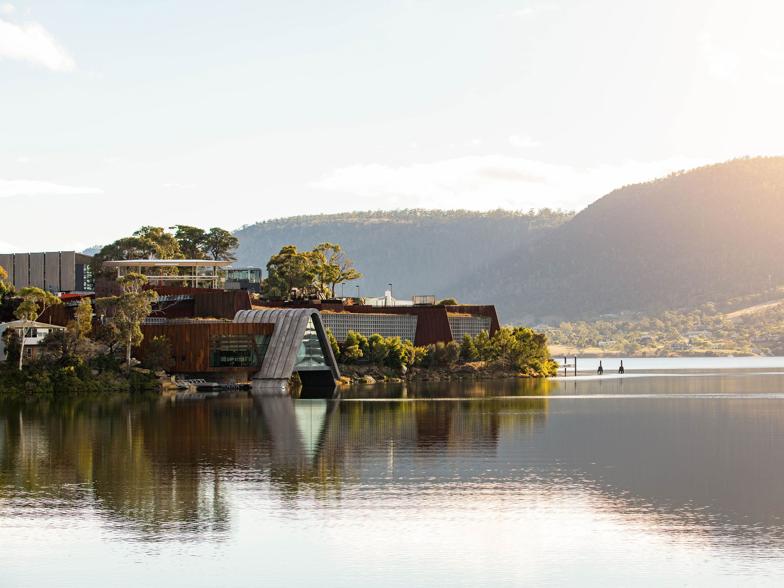 Mona exterior