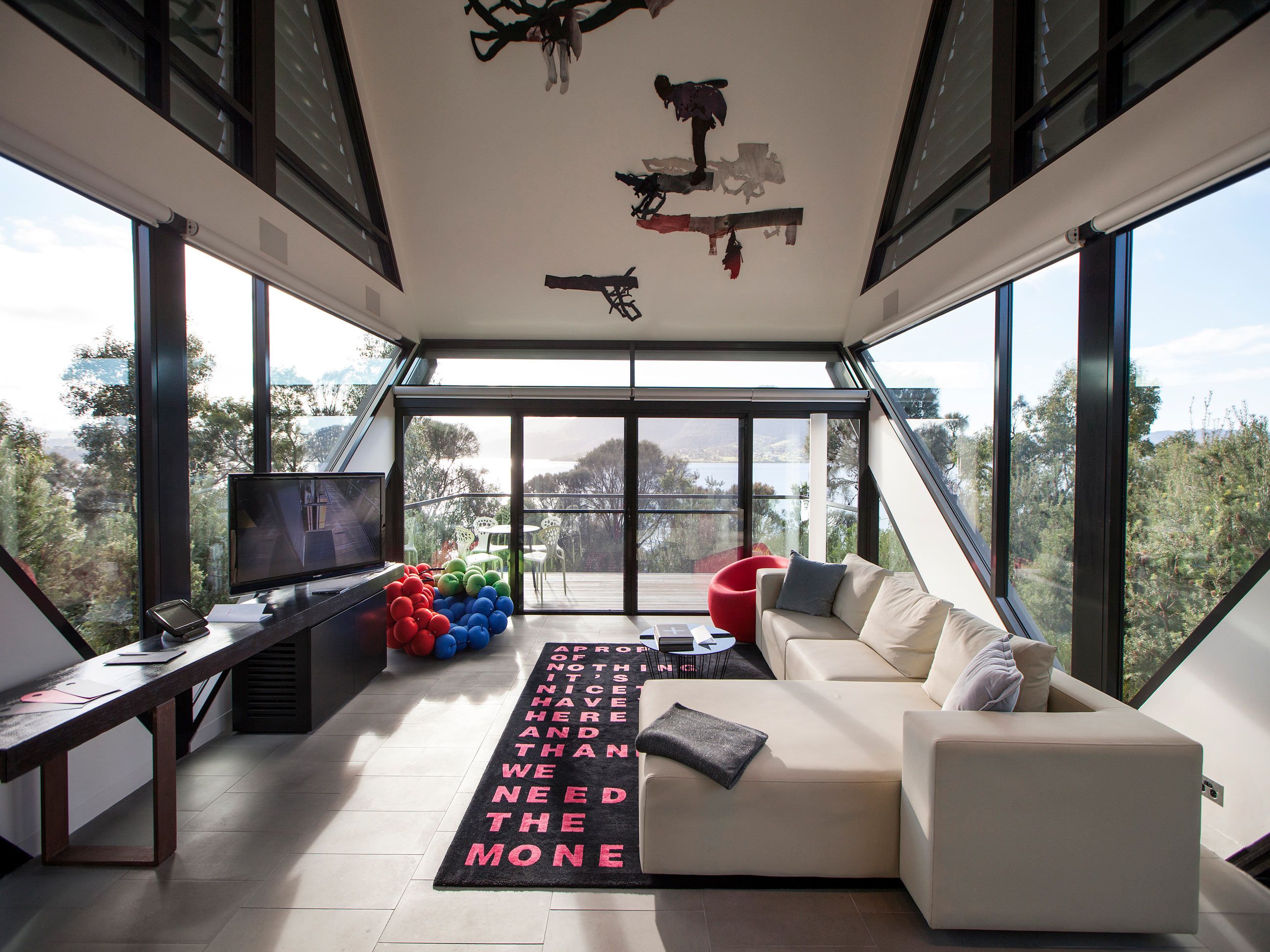 Mona The Pavilion living room
