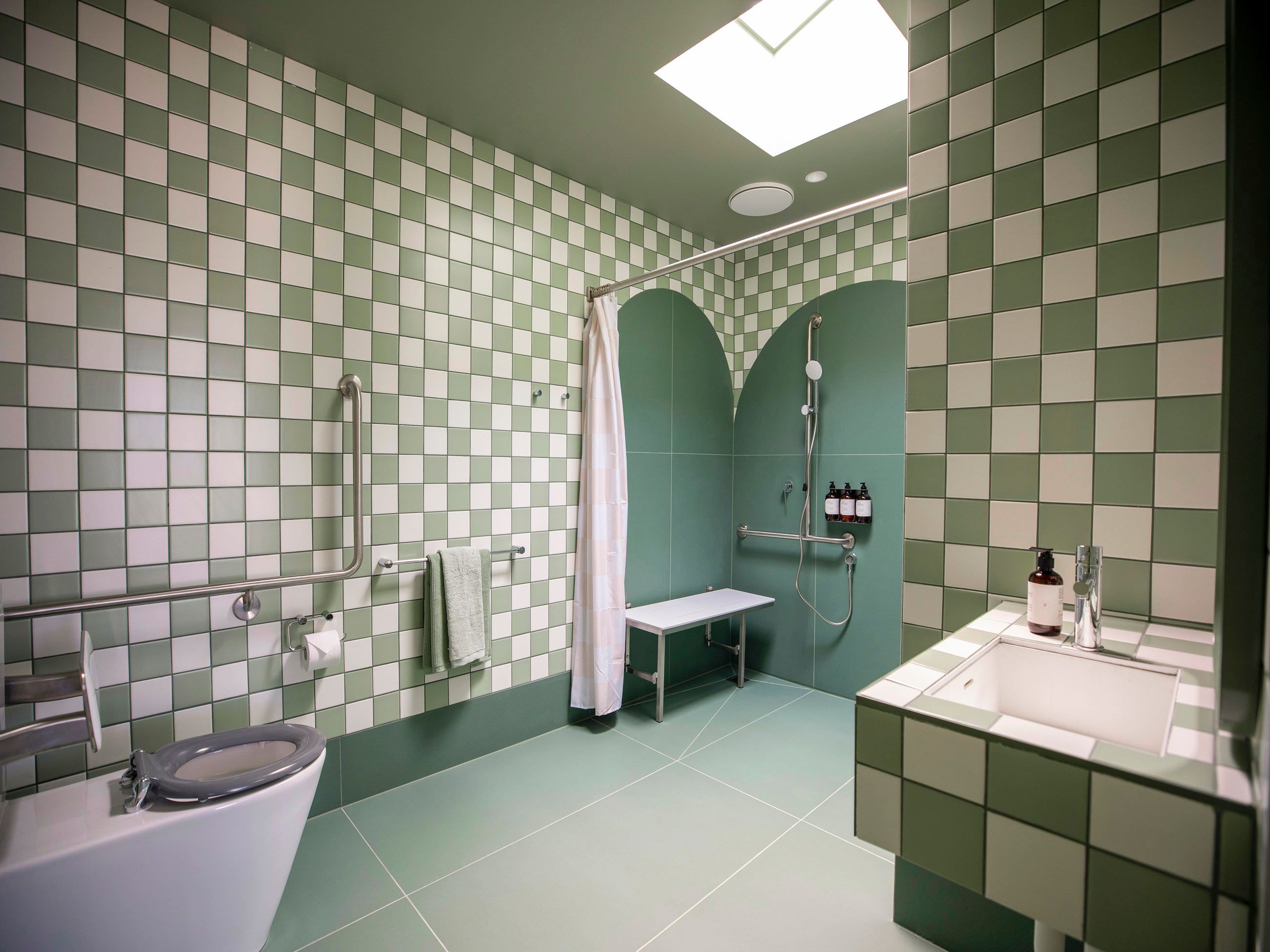 The Monty bathroom