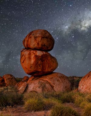Karlu Karlu (Devils Marbles) at night