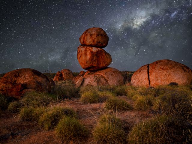 Karlu Karlu (Devils Marbles) at night