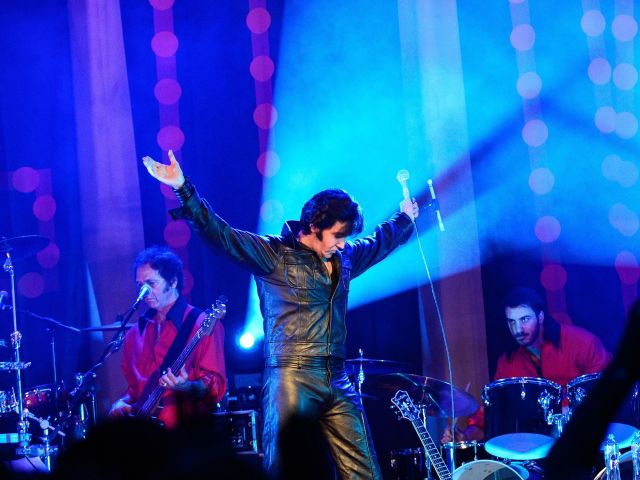 elvis presley impersonator performing at the Parkes Elvis Festival