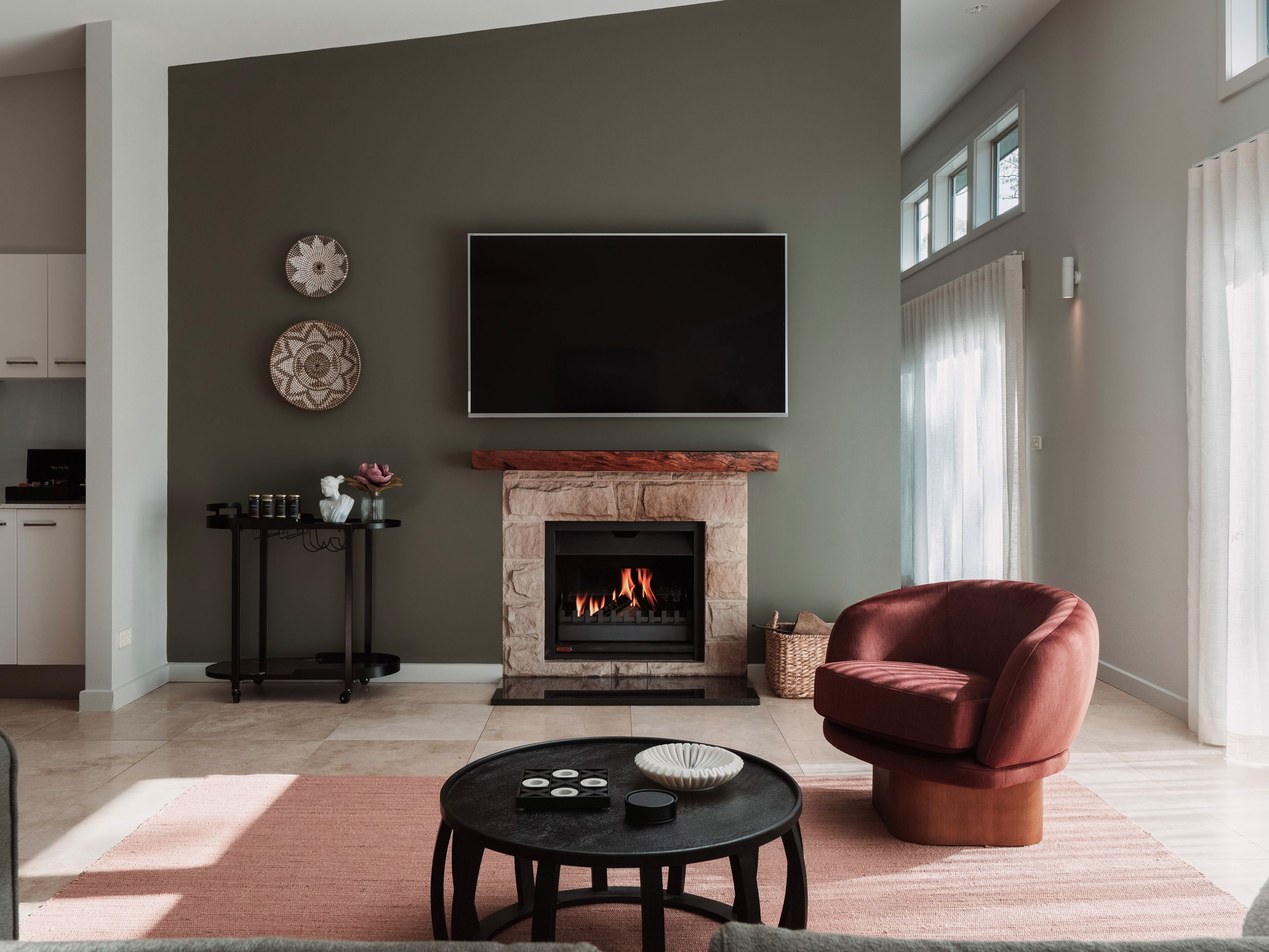 Clayfields Hunter Valley Lake View Villa living room
