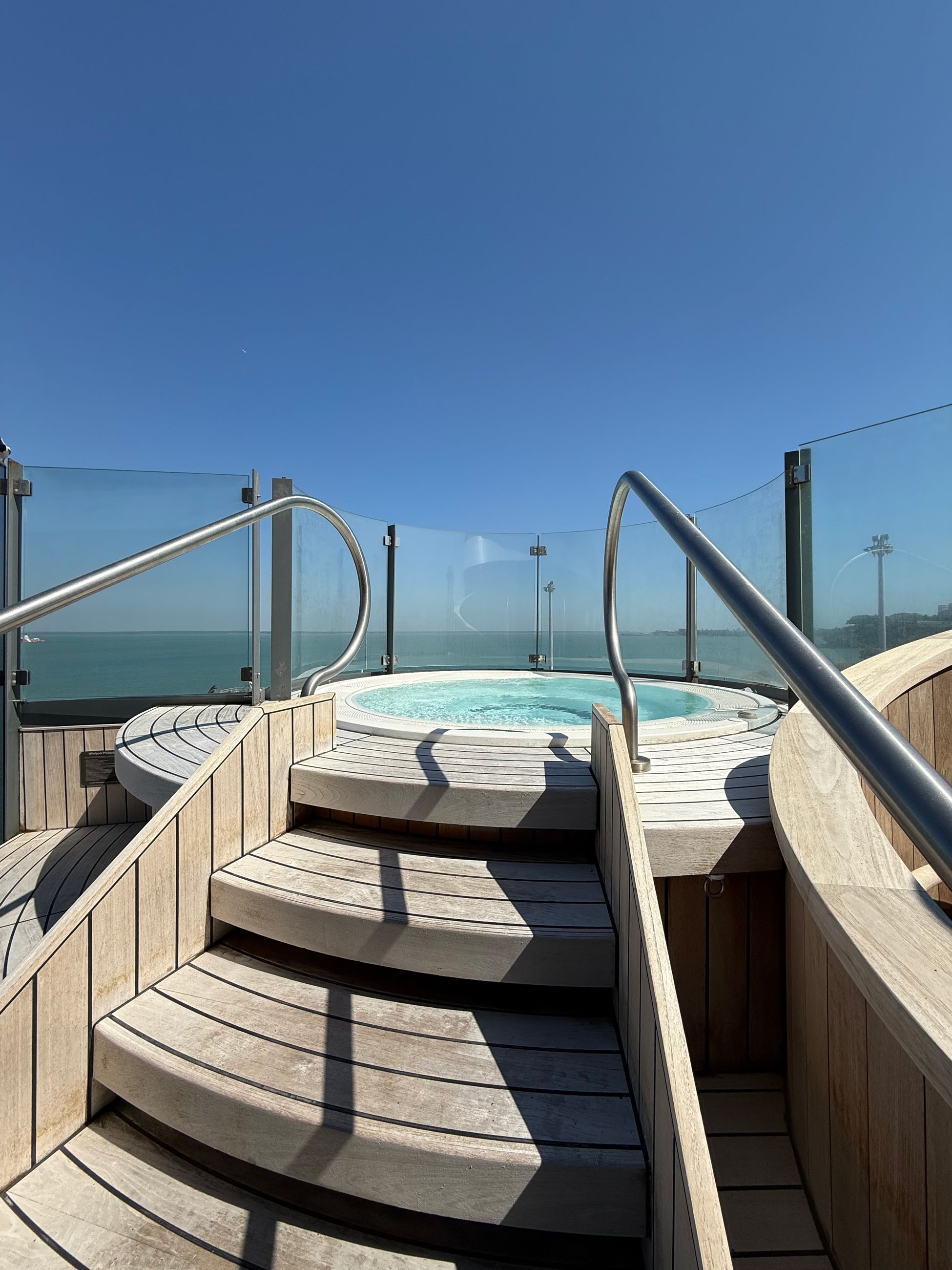 Outdoor spa Deck 9 on Seabourn Pursuit