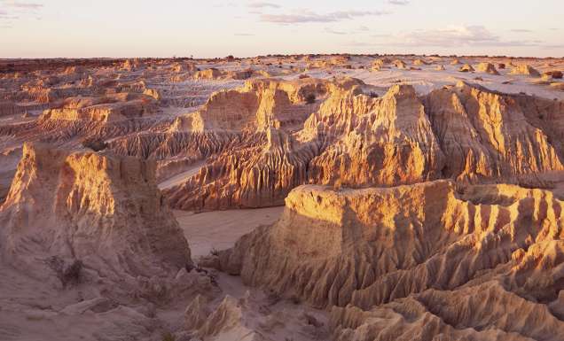 see mungo national park on AAT Kings new NSW outback tour