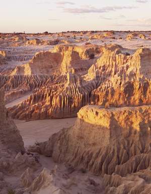 see mungo national park on AAT Kings new NSW outback tour