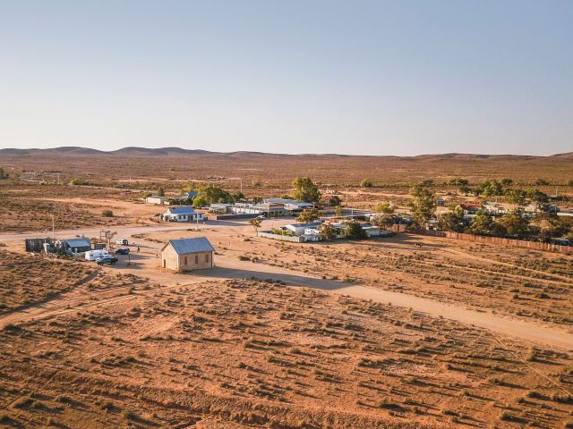see the living ghost town of silverton on AAT Kings new NSW outback tour