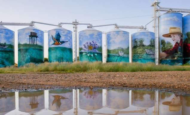 When the Rain Comes mural on GrainCorp silos at Yelarbon