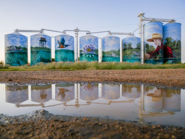 When the Rain Comes mural on GrainCorp silos at Yelarbon